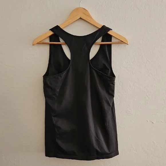 Athletic Tank With Built In Bra EUC - Picture 2 of 7